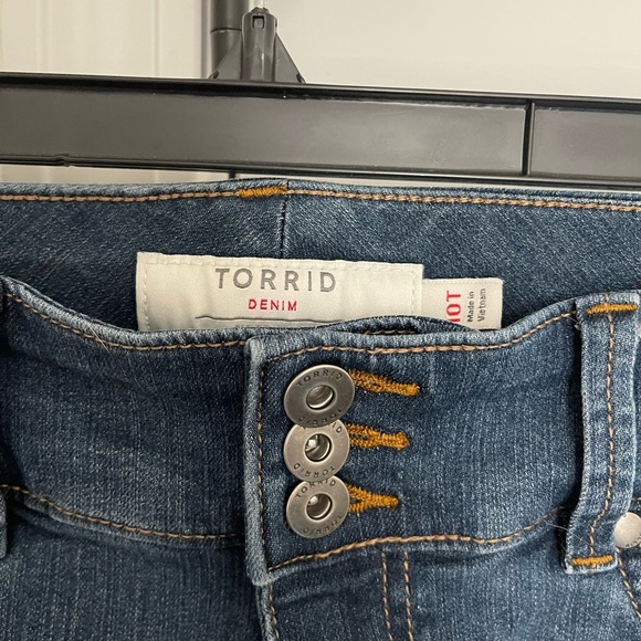 Torrid jeans jegging size 10t. - Picture 2 of 3